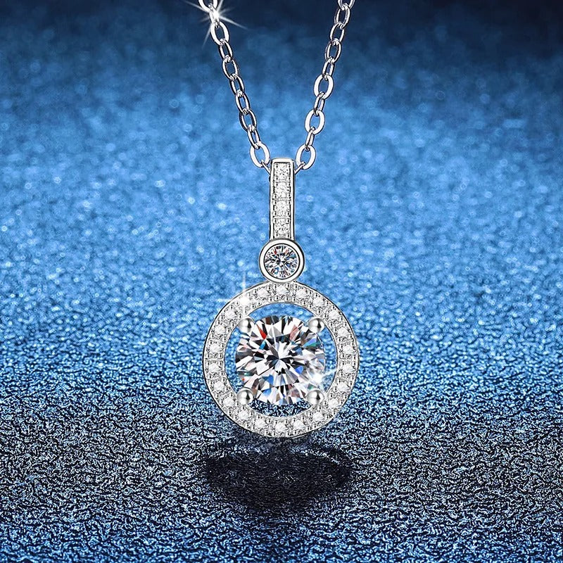 S925 Sterling Silver Moissanite Pendant Necklace – 1 Carat D Color Round Brilliant Cut | Light Luxury Jewelry with GRA Certificate | Elegant Gift for Women