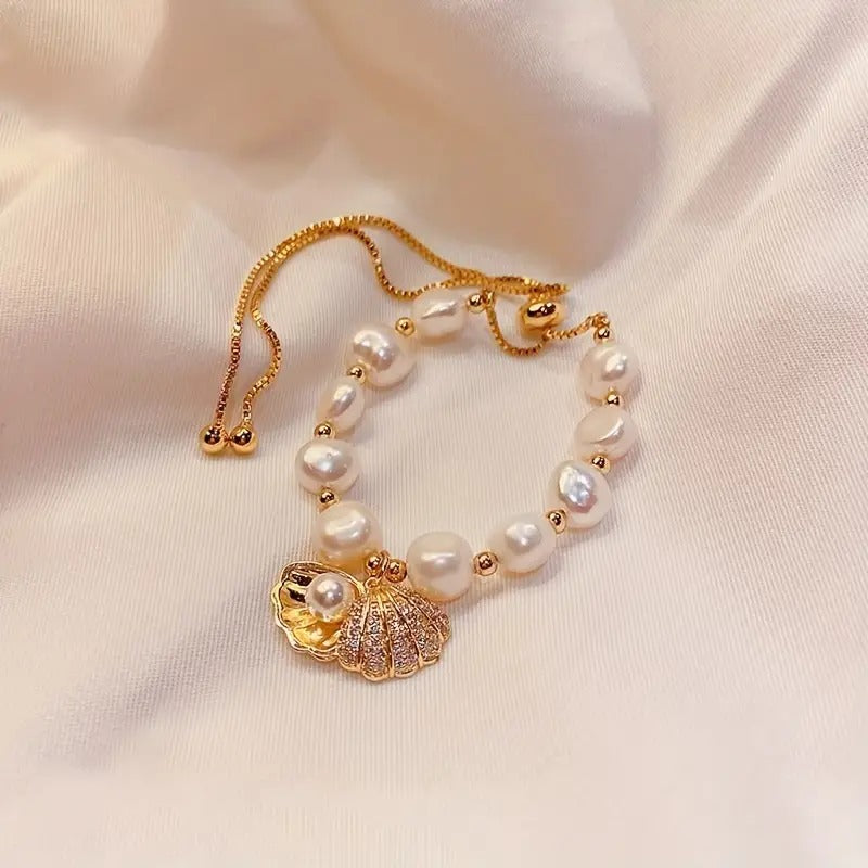 Adjustable Golden Shell Charm Pearl Bracelet 7 - 8mm